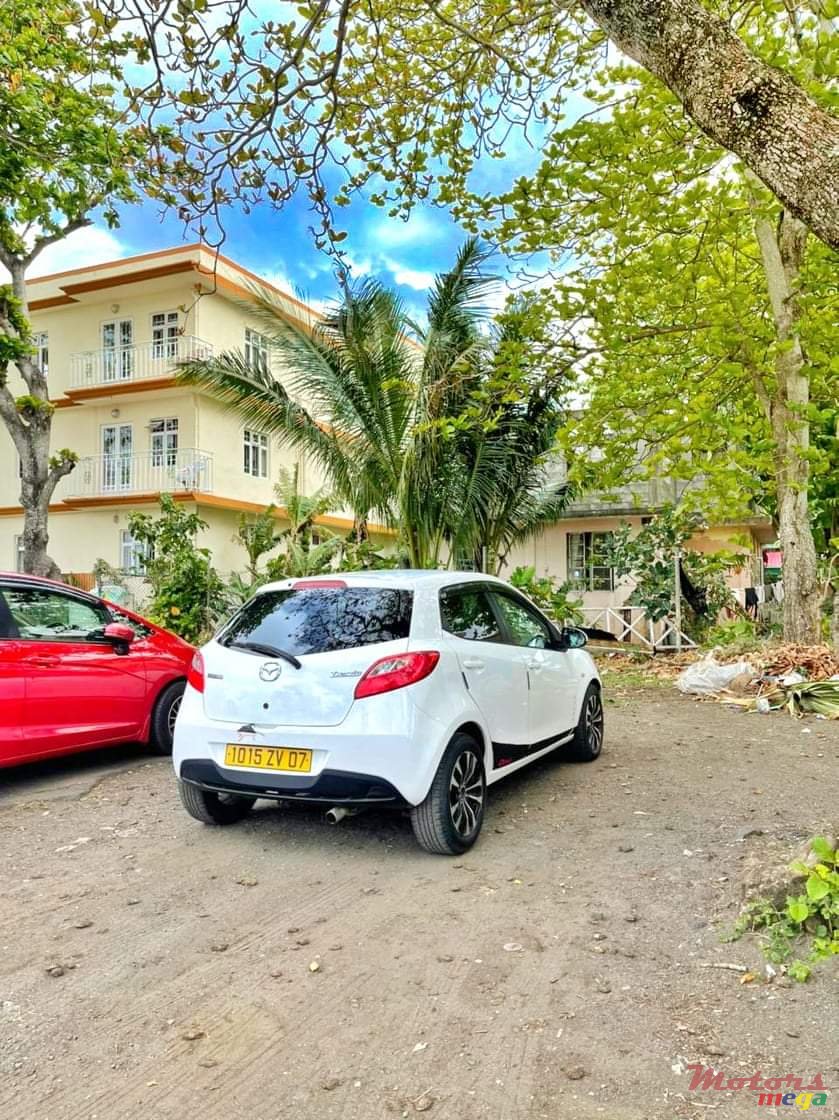 2007' Mazda Demio photo #2