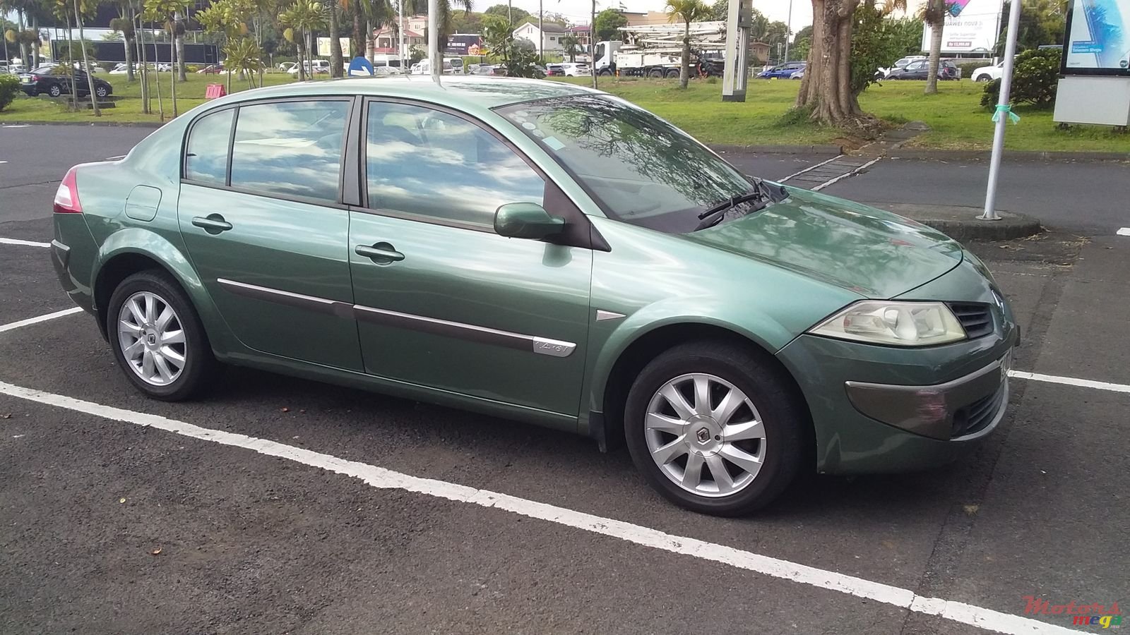 2006' Renault Megane photo #1
