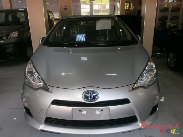 2012' Toyota Prius c aqua photo #1
