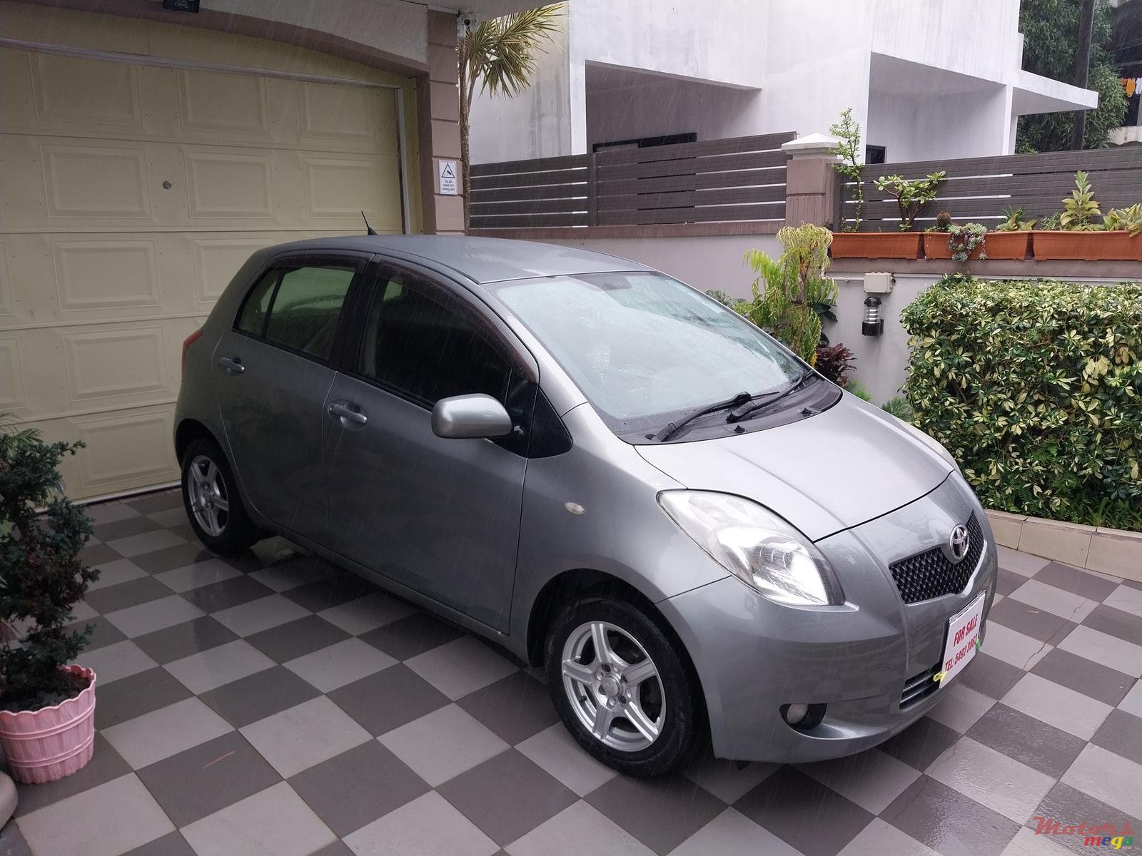 2007' Toyota Yaris photo #6