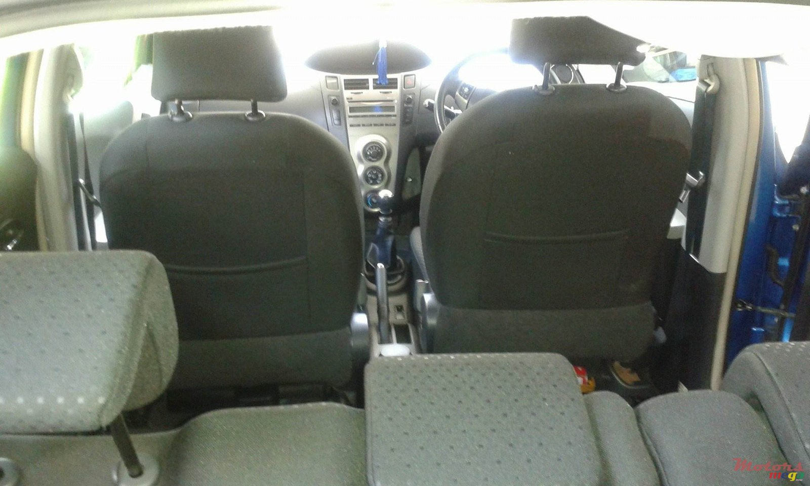 2010' Toyota Yaris photo #6