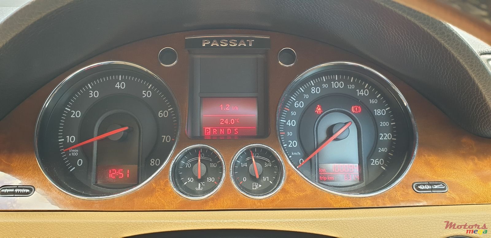 2006' Volkswagen Passat photo #6