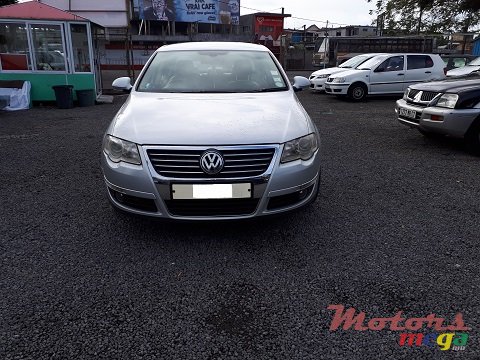 2007' Volkswagen Passat photo #2