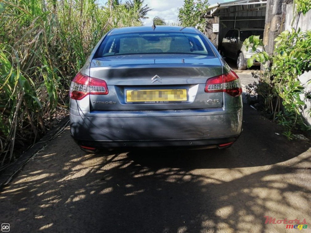 2012' Citroen C5 photo #2