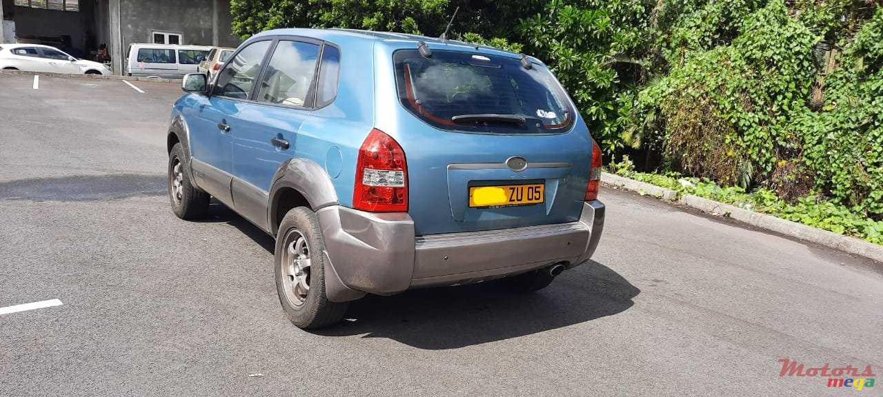 2005' Hyundai Tucson Automatic transmission photo #3