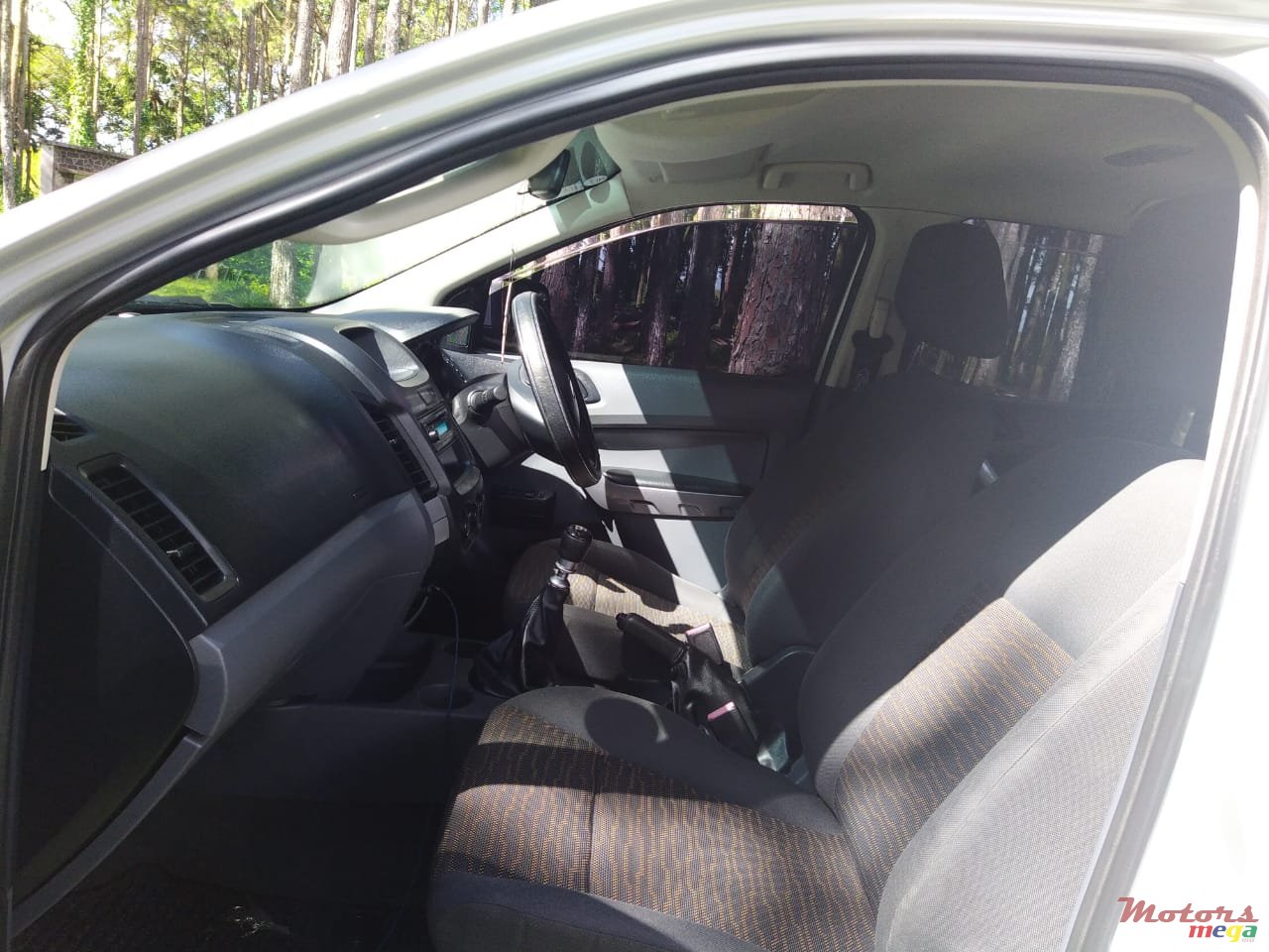 2012' Ford Ranger 4x4  6 Speed photo #6