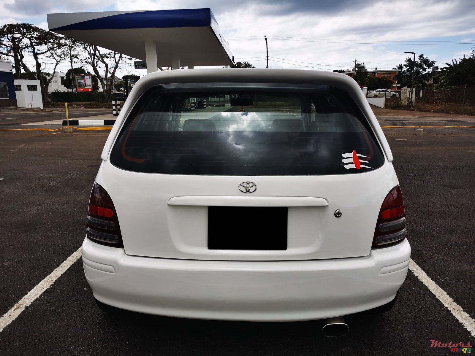 1999' Toyota Starlet photo #5