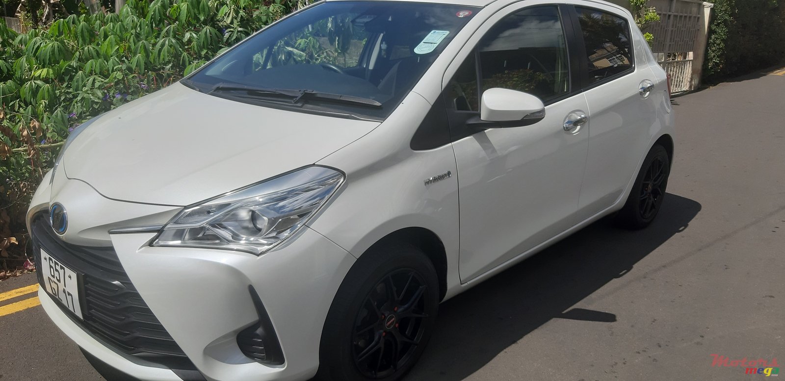 2017' Toyota Vitz photo #6