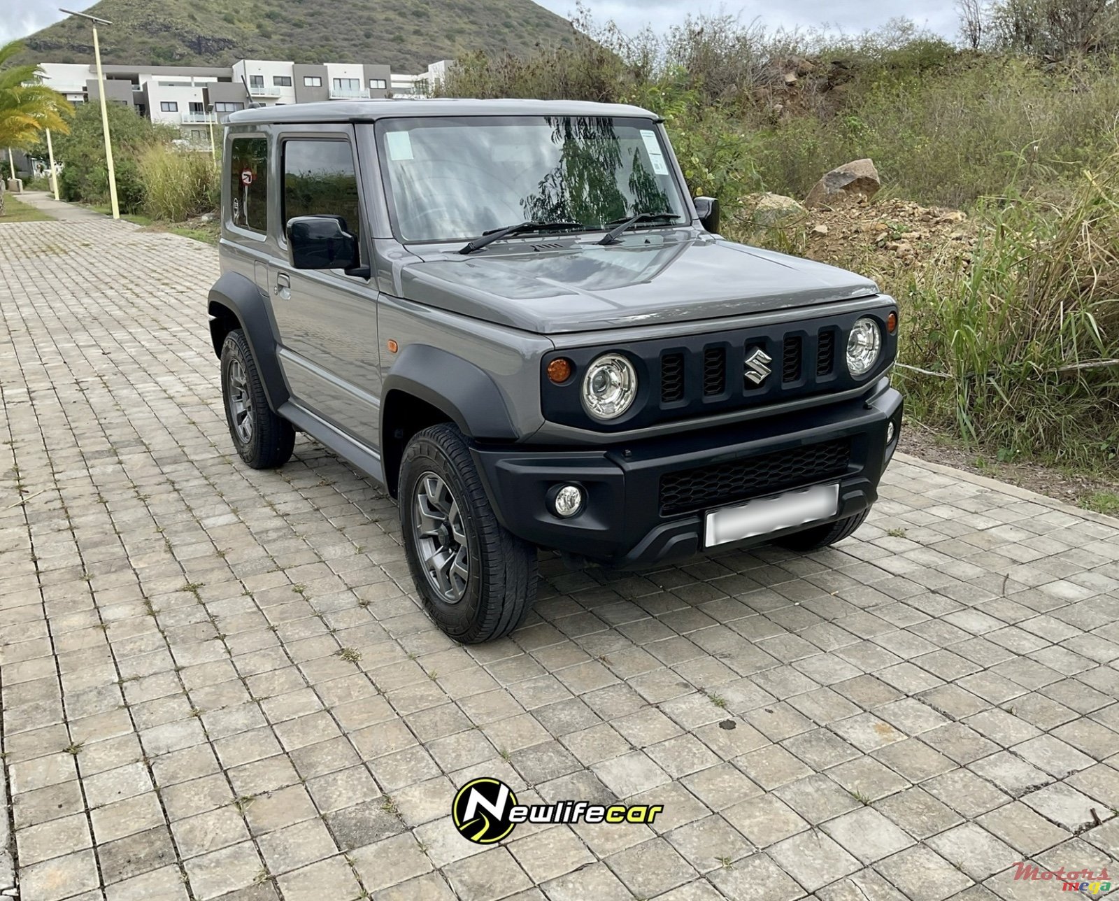 2021' Suzuki Jimny photo #2