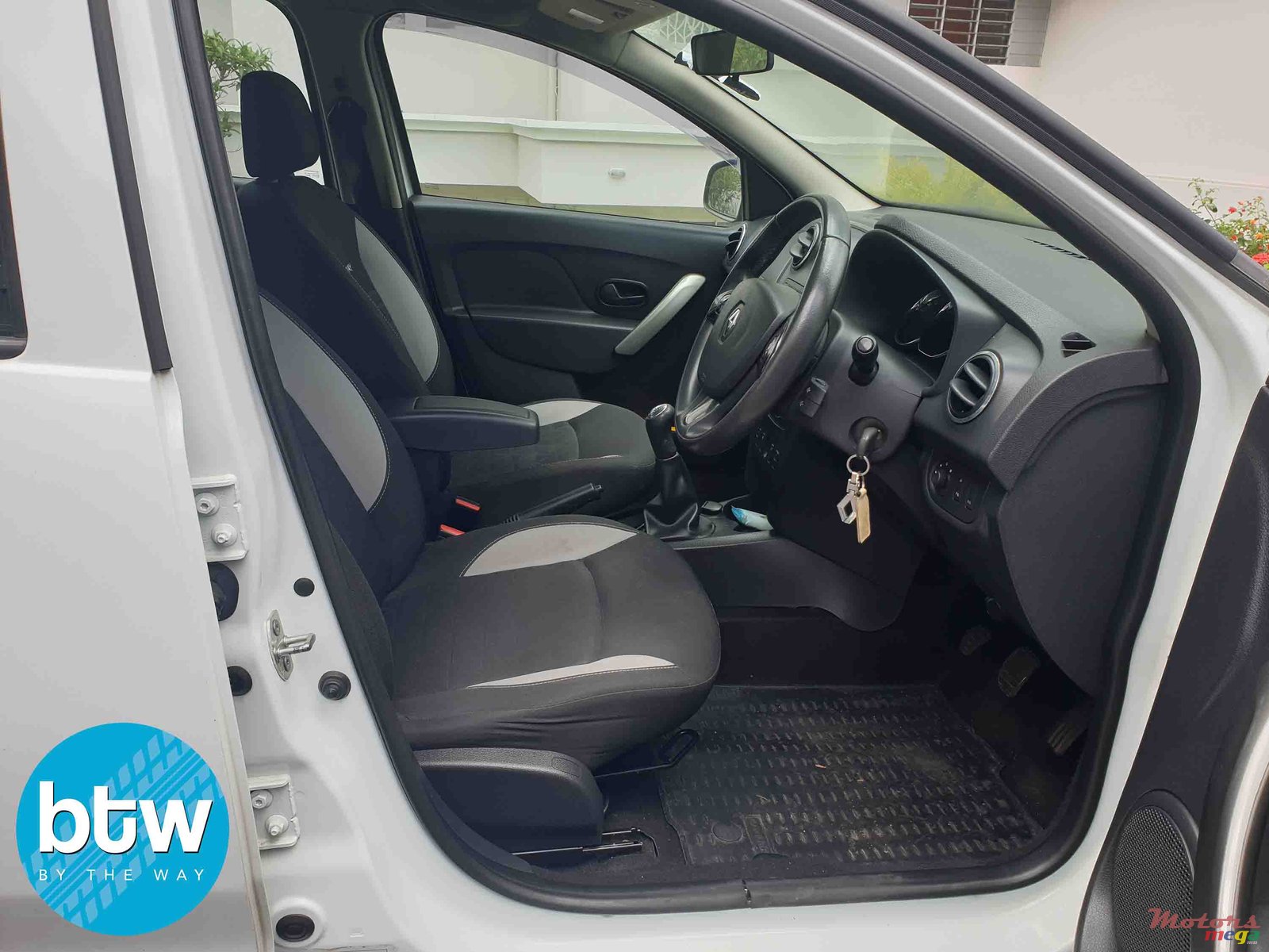 2014' Renault Sandero StepWay photo #4