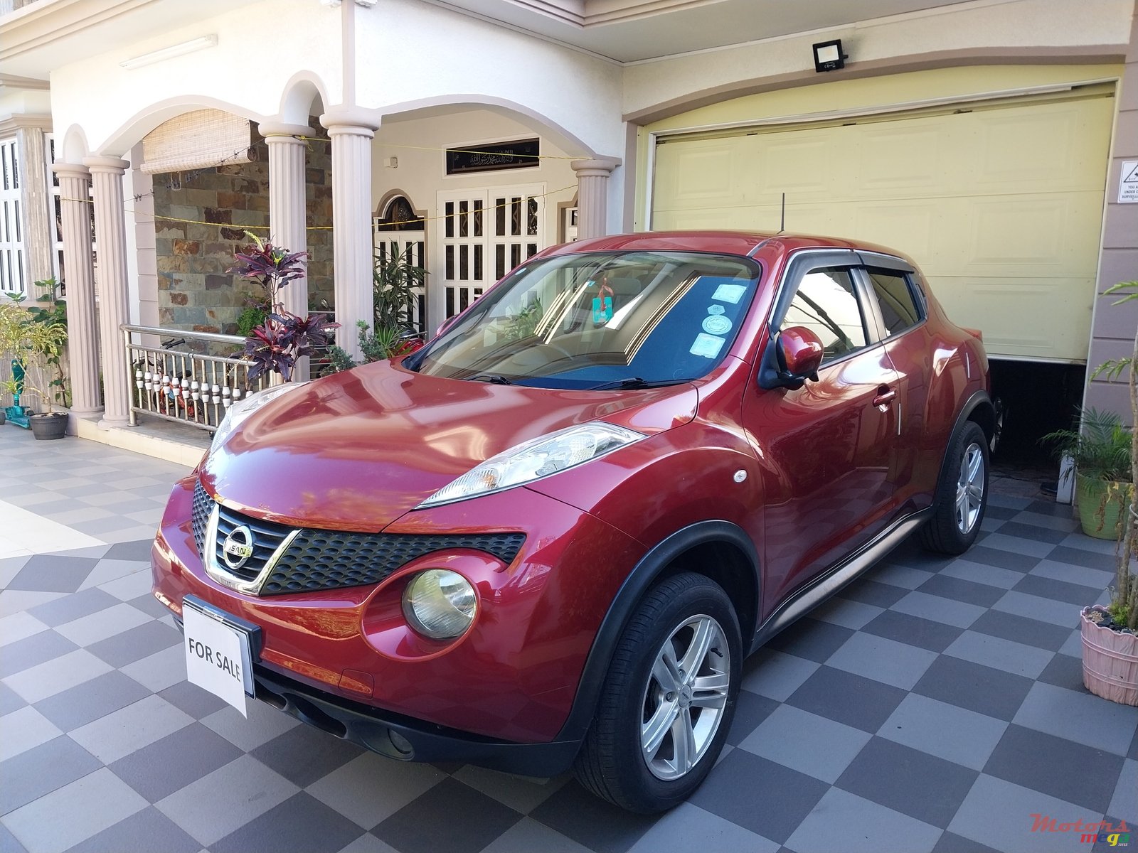 2011' Nissan Juke photo #1
