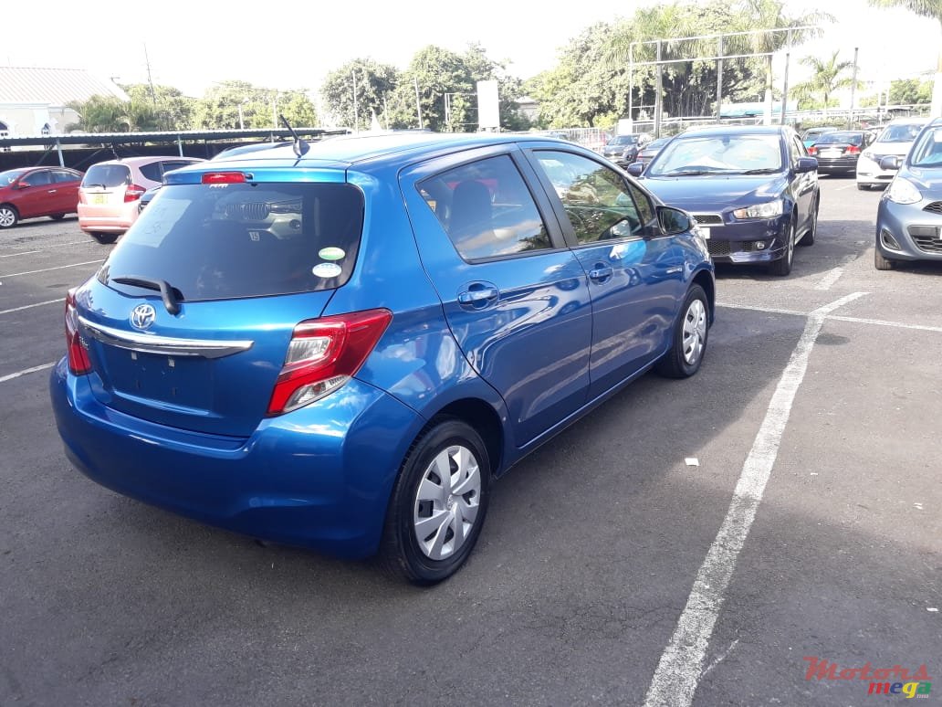 2016' Toyota Vitz photo #2