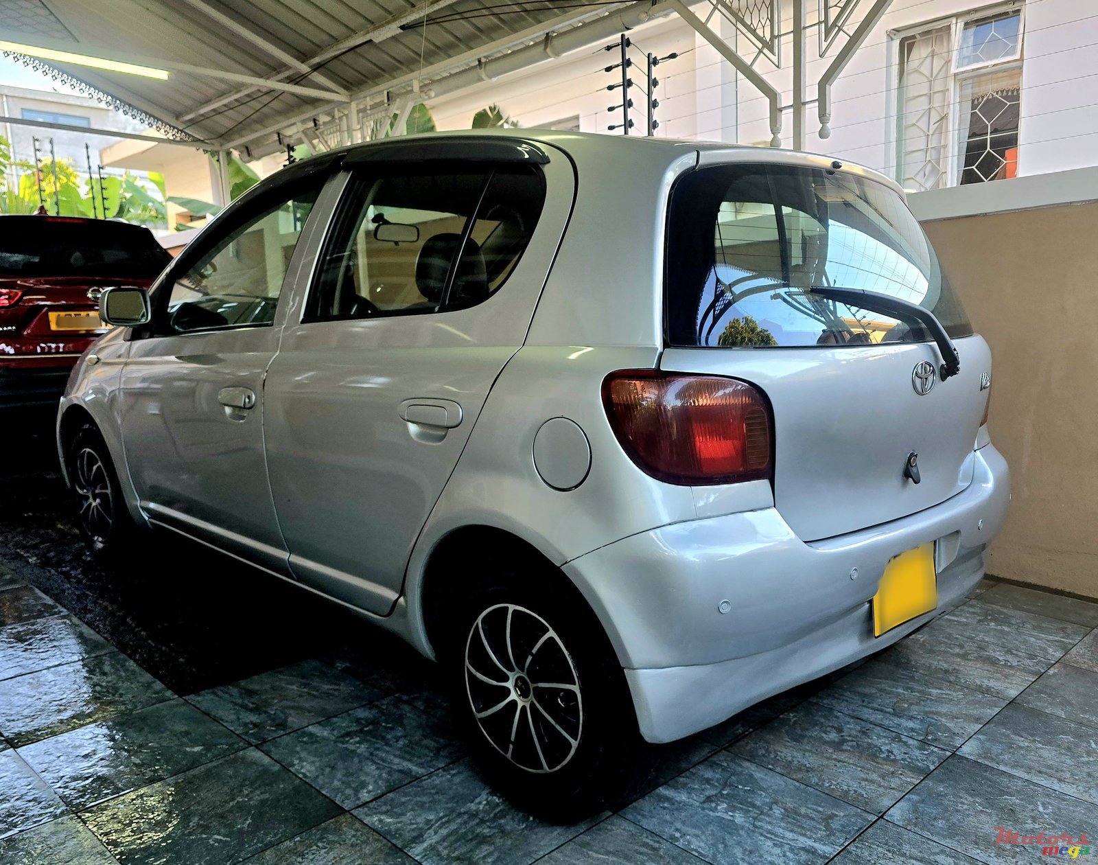 2000' Toyota Vitz photo #3
