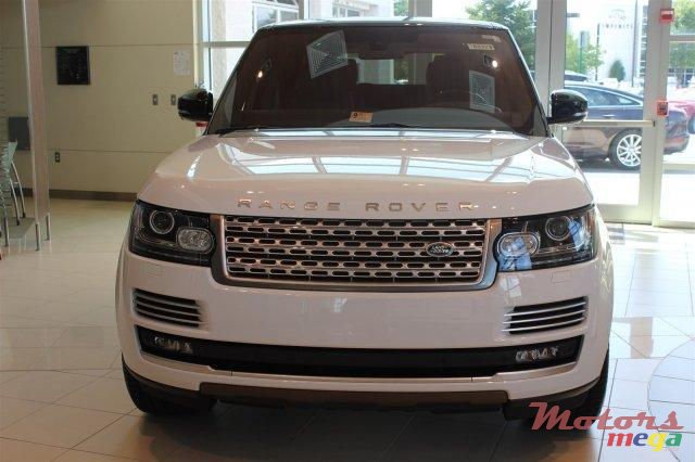 2014' Land Rover Range Rover Sport photo #2
