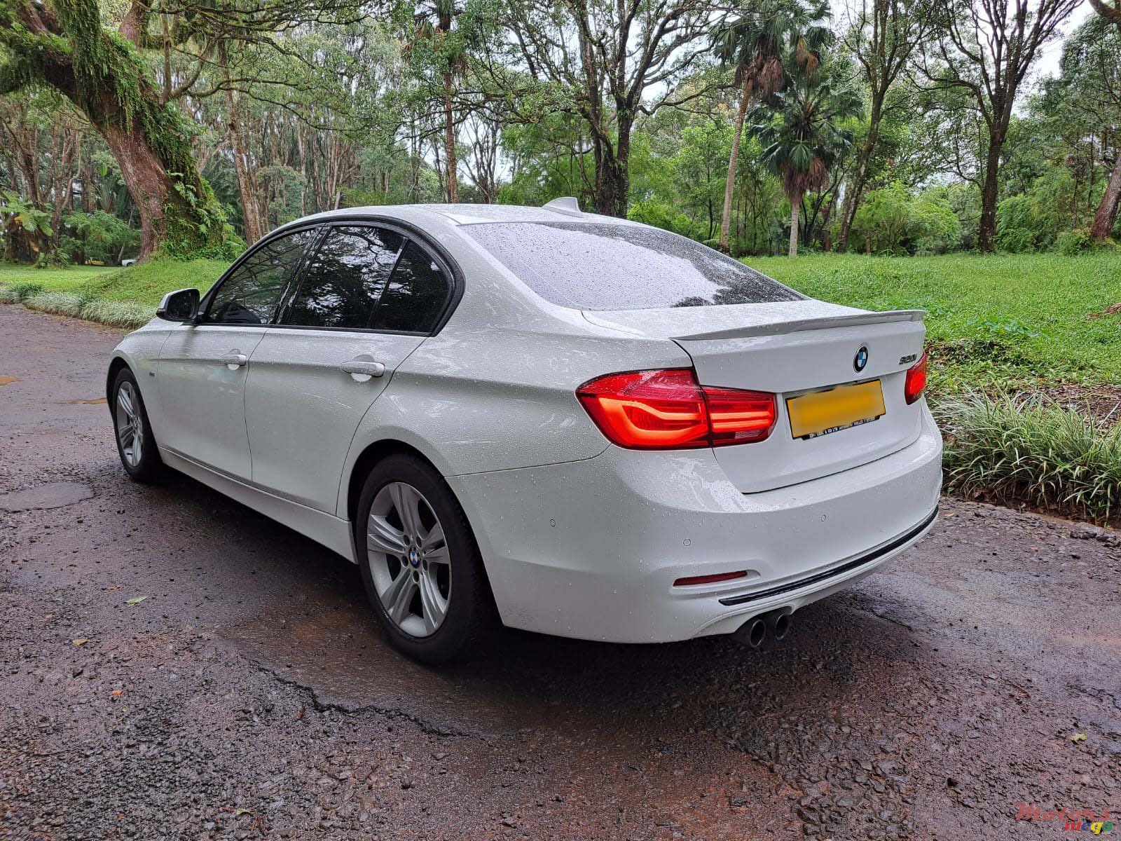 2016' BMW 3 Series photo #3