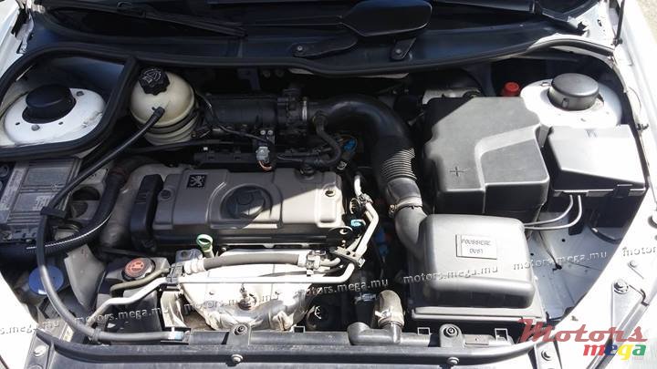 2001' Peugeot photo #5