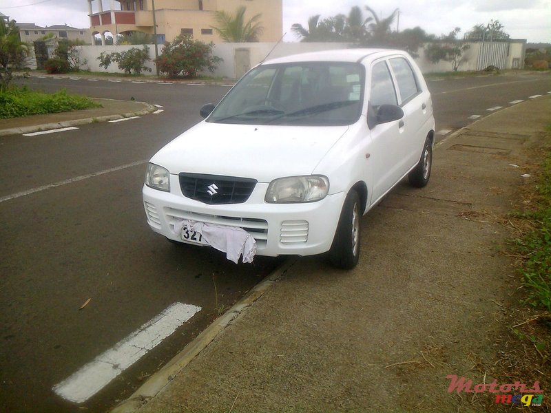 2011' Suzuki Alto standard photo #2