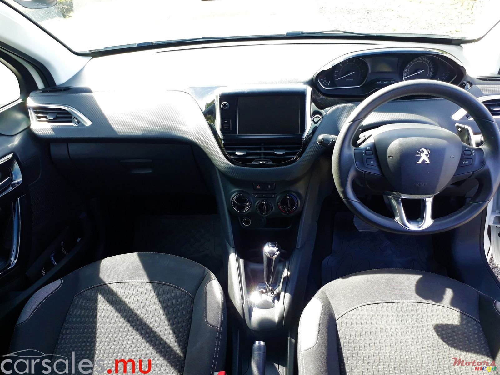 2016' Peugeot 208 1.2 Puretech photo #6