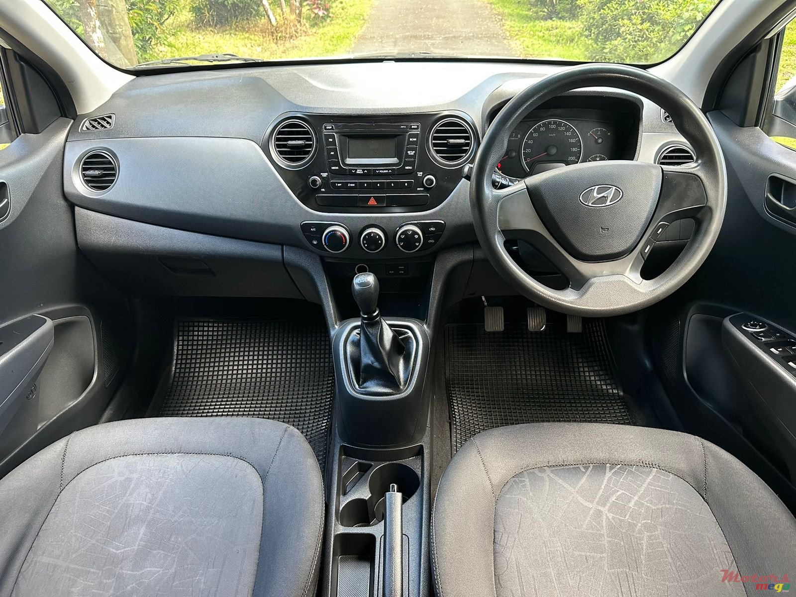 2017' Hyundai Grand i10 photo #6