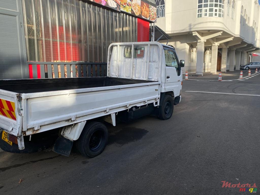 1998' Toyota any photo #3