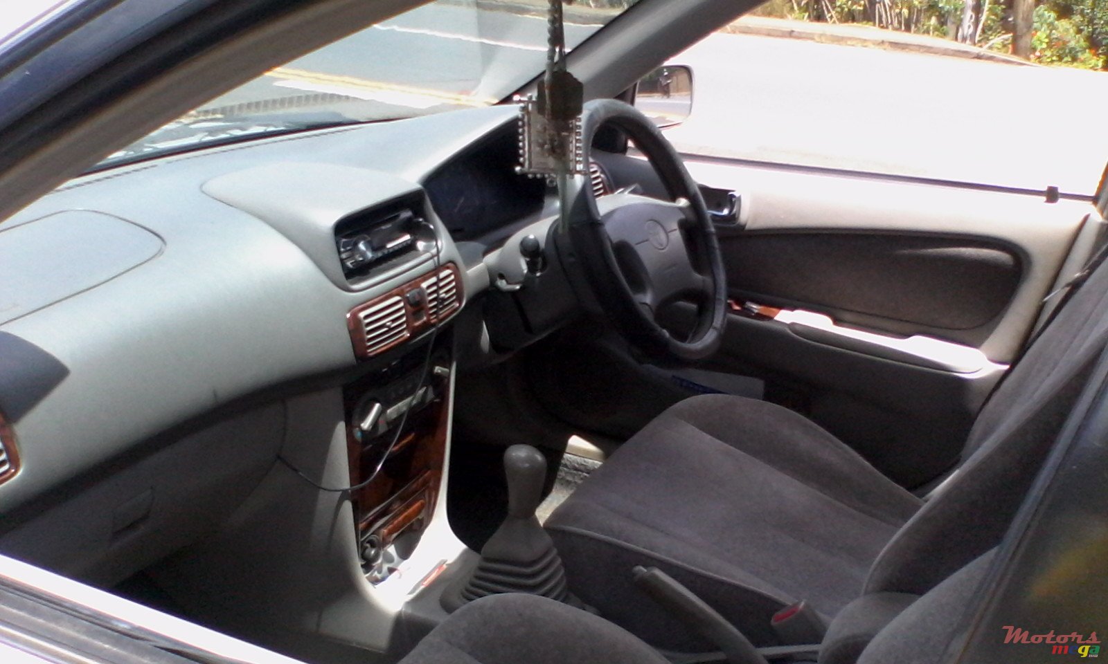 1999' Toyota Corolla GRADE L photo #3