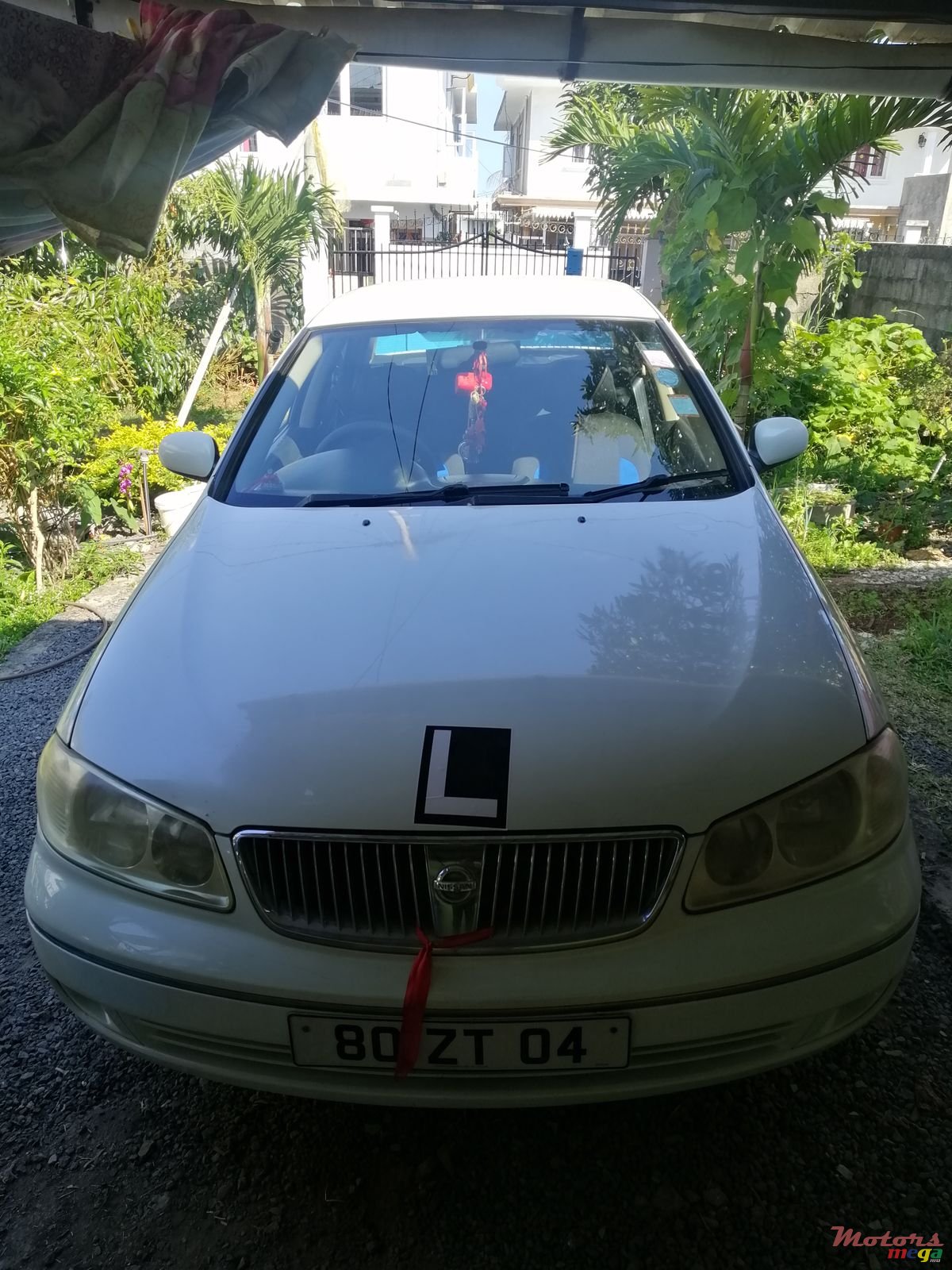 2004' Nissan Sunny photo #3