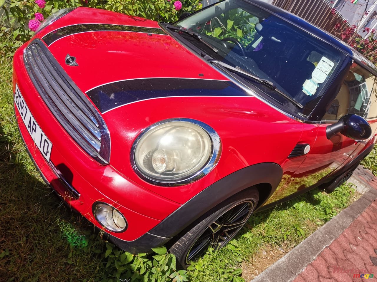 2010' MINI Cooper photo #1