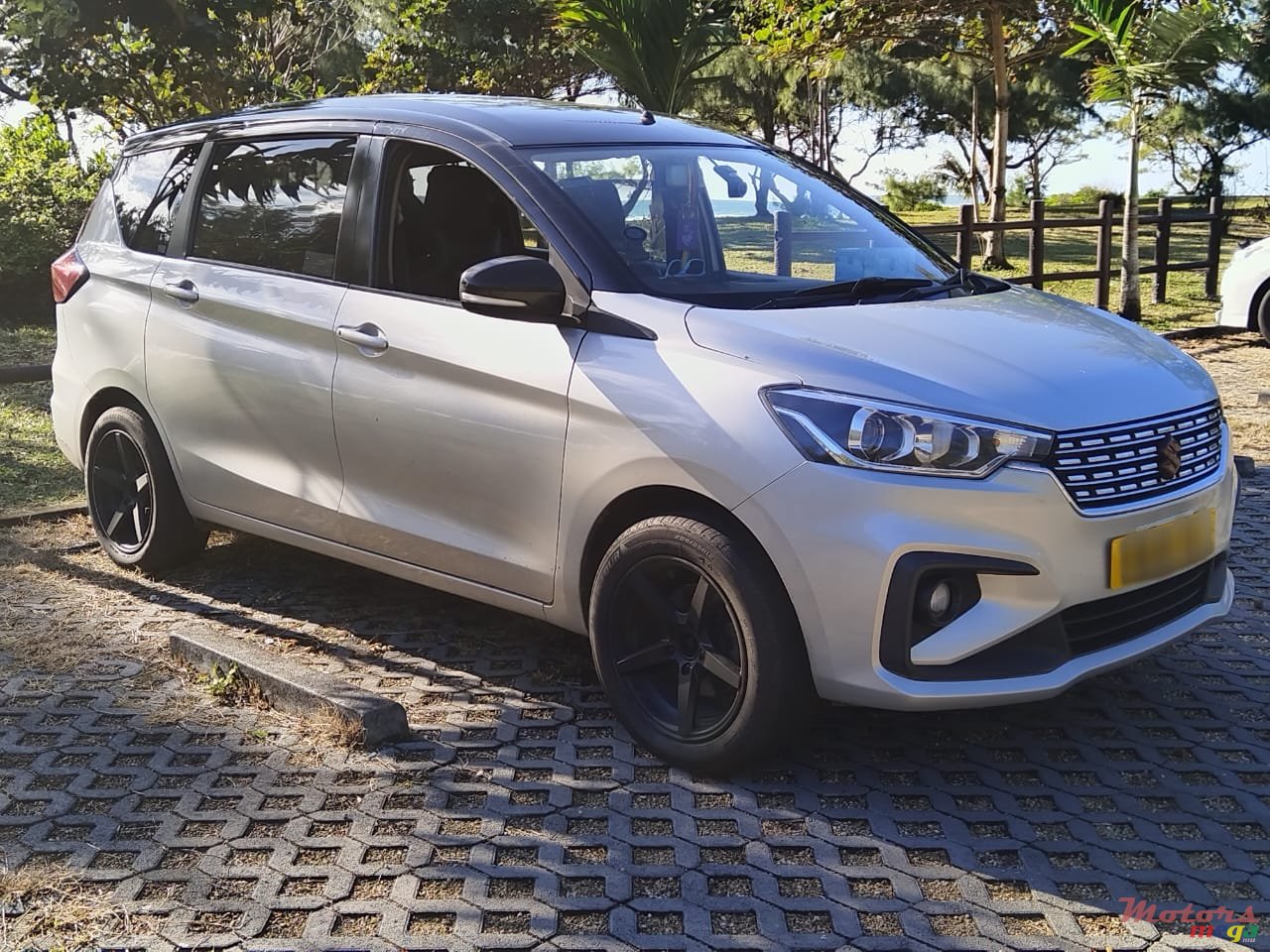 2019' Suzuki Ertiga photo #3