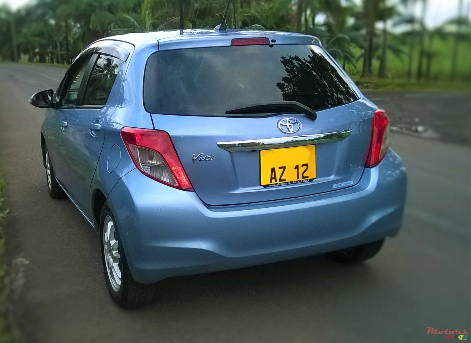 2012' Toyota Vitz 1.3 Limited Smile Edition photo #3