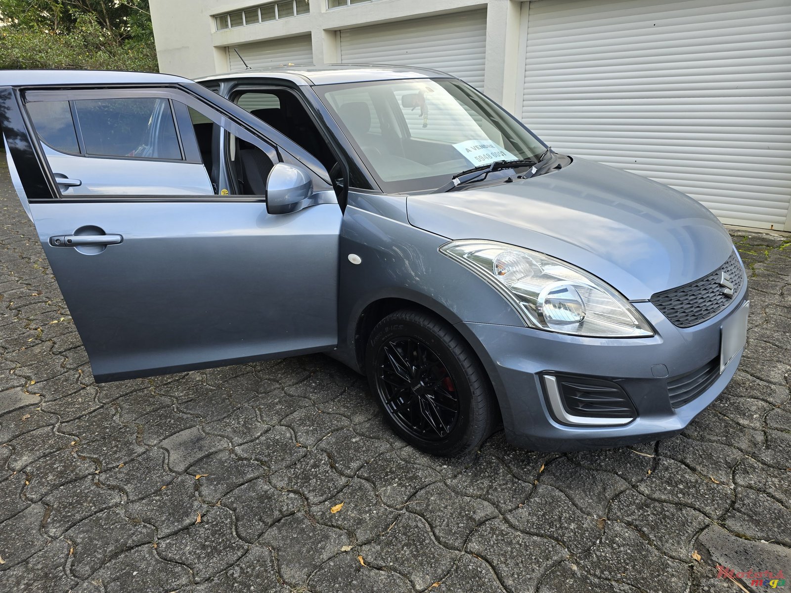 2014' Suzuki Swift photo #3