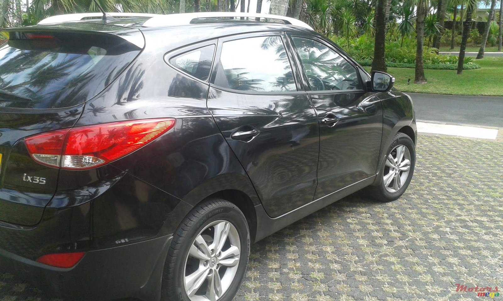 2011' Hyundai ix35 photo #4