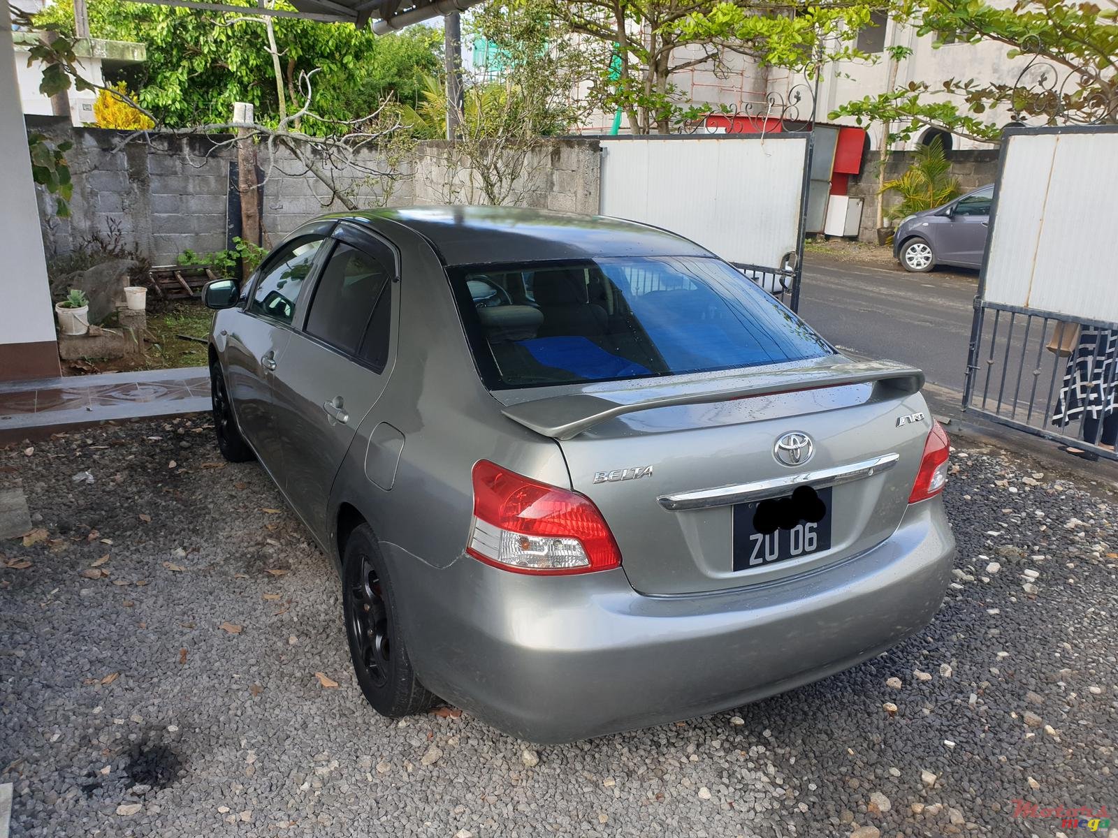 2006' Toyota Yaris Belta photo #2