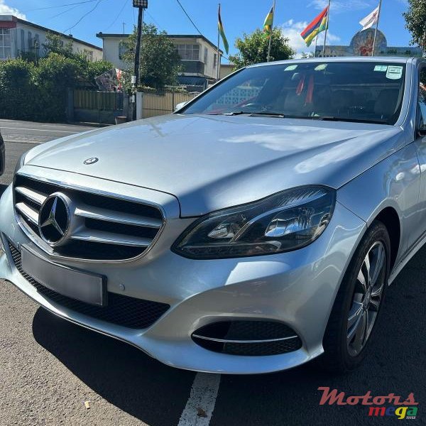 2014' Mercedes-Benz E 200 Avantgarde photo #3