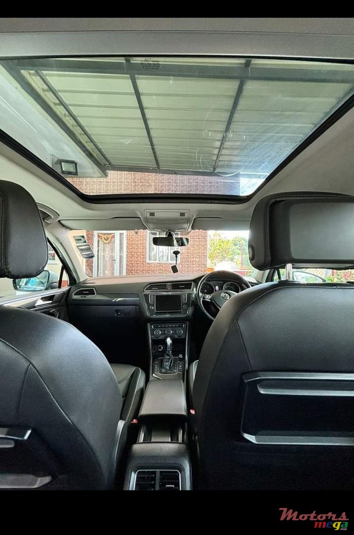 2017' Volkswagen Tiguan Allspace photo #7