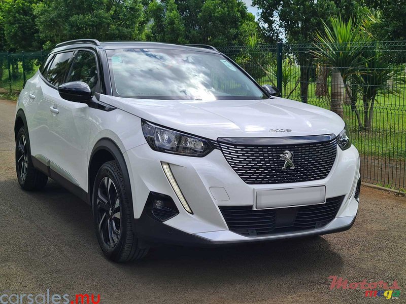 2021' Peugeot 2008 1.2 Allure photo #2