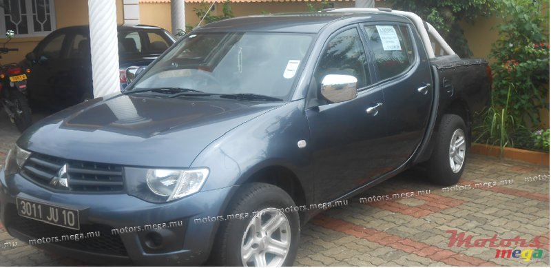 2010' Mitsubishi photo #1
