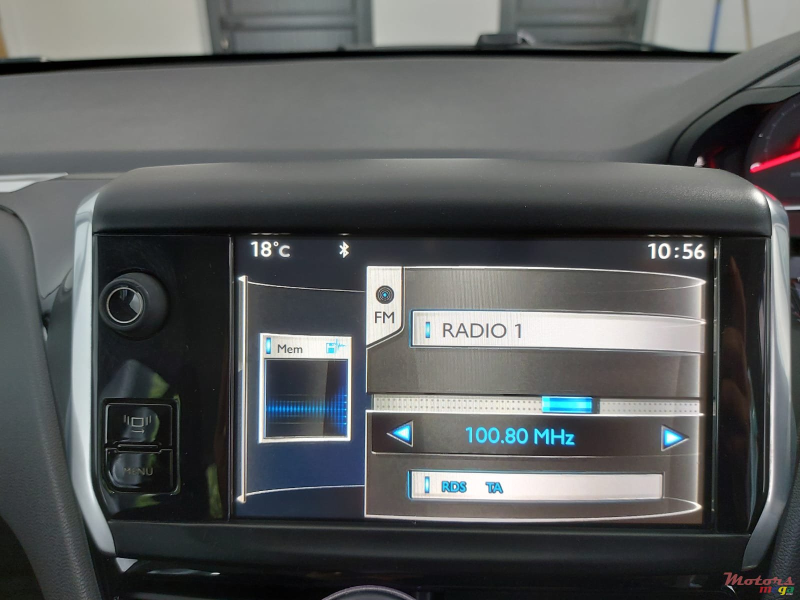 2012' Peugeot 208 photo #3