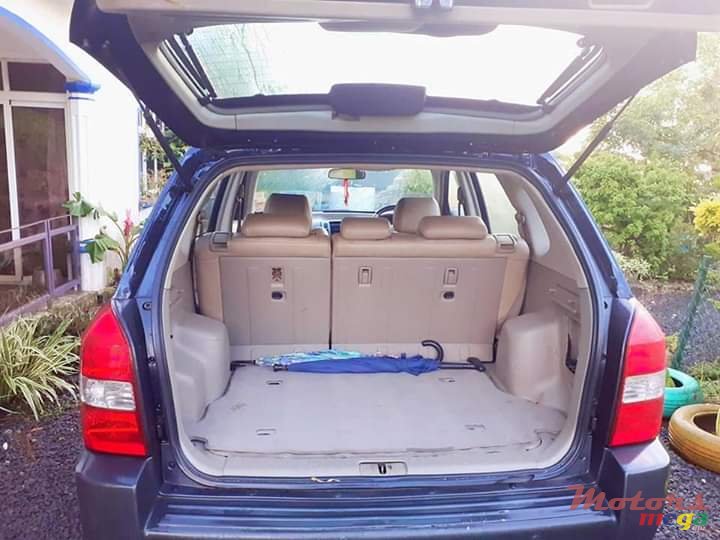 2005' Hyundai Tucson photo #4