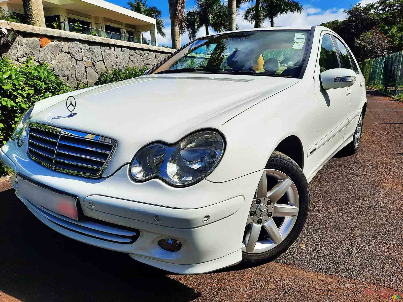 2005' Mercedes-Benz C 200 Kompressor photo #1
