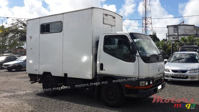 2005' Mitsubishi canter photo #4