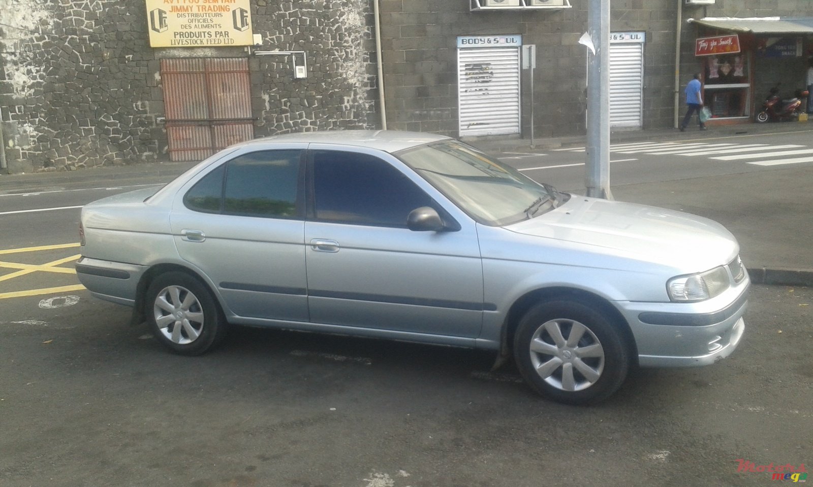 1999' Nissan Sunny photo #1