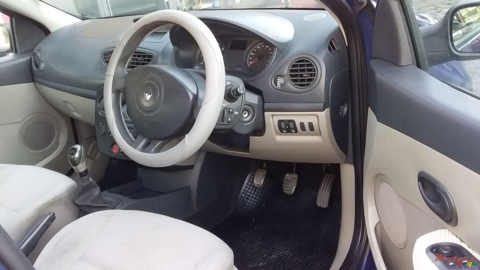 2007' Renault Clio photo #3