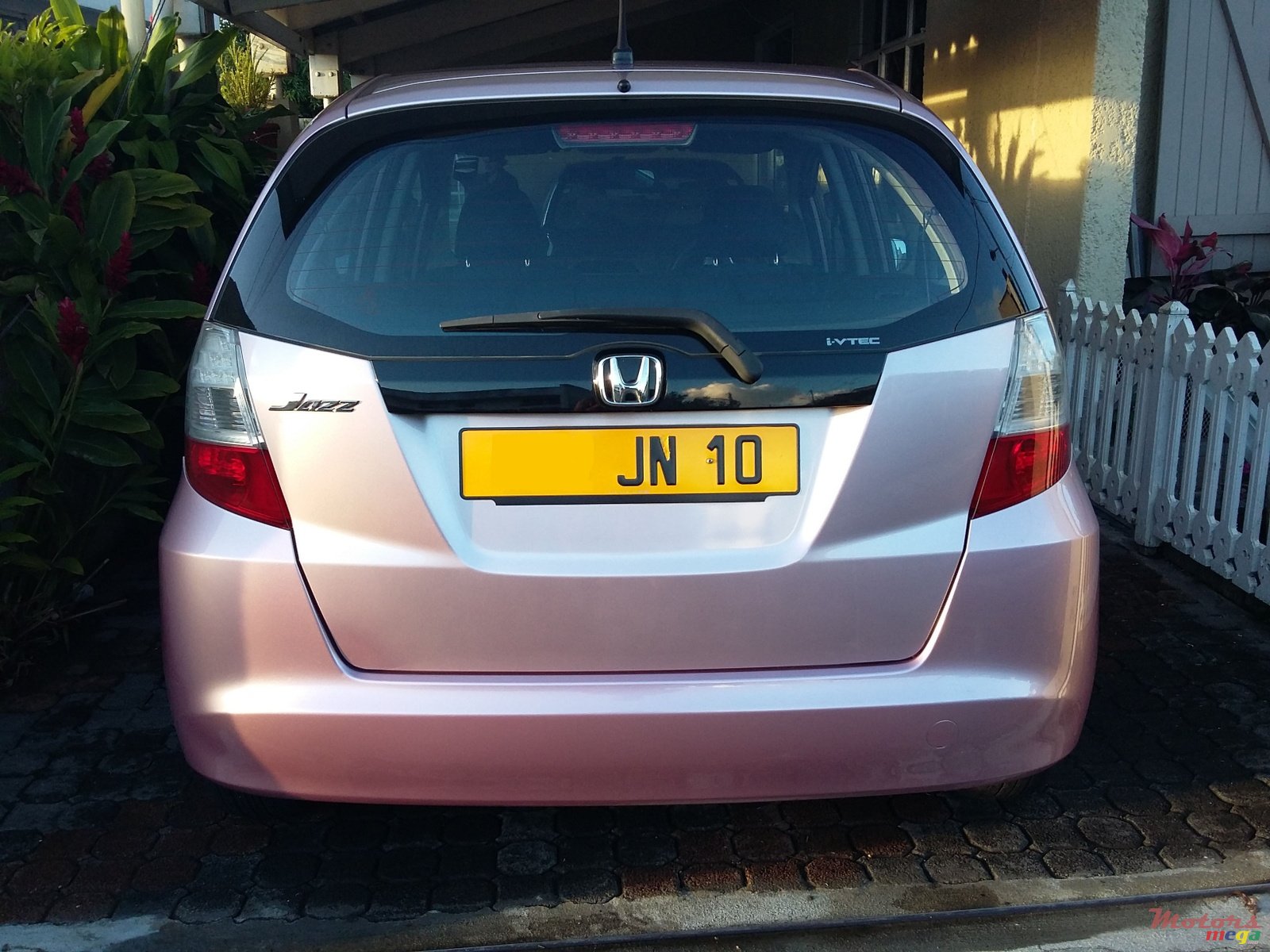 2010' Honda Fit photo #3