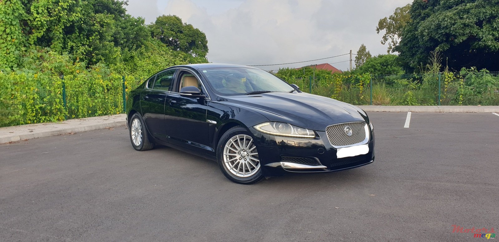 2014' Jaguar XF 2.0 photo #1