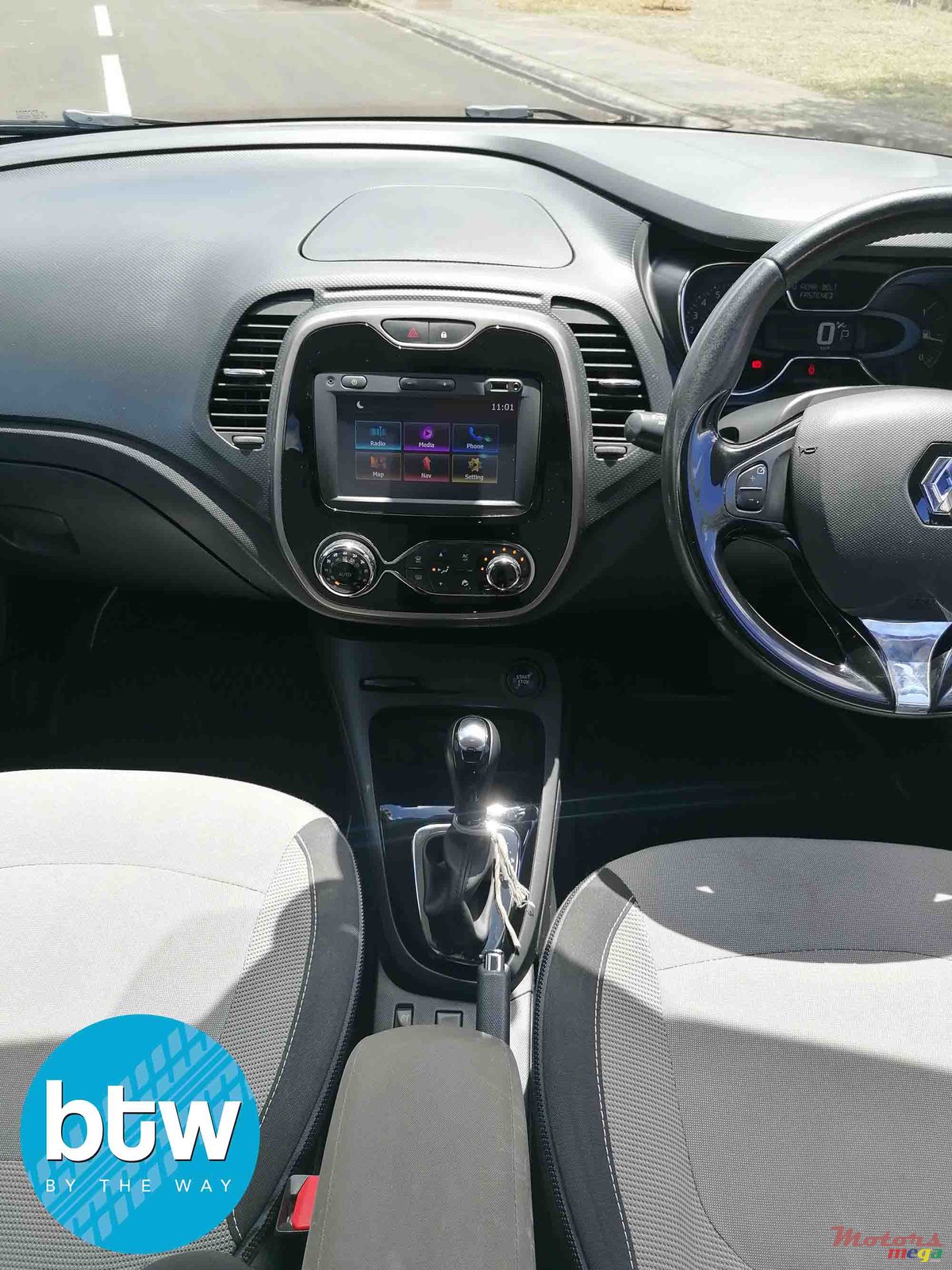 2014' Renault Captur photo #6