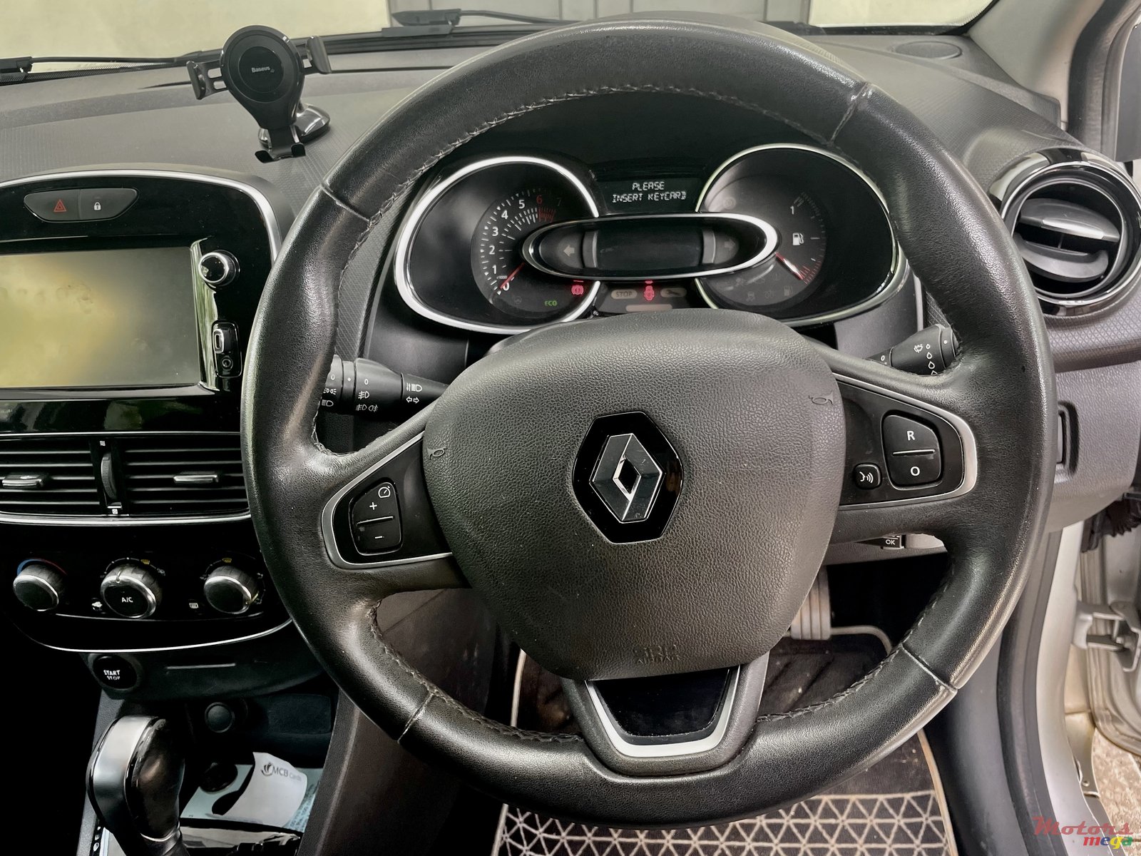 2017' Renault Clio Hatchback 1.2 A Turbo photo #6