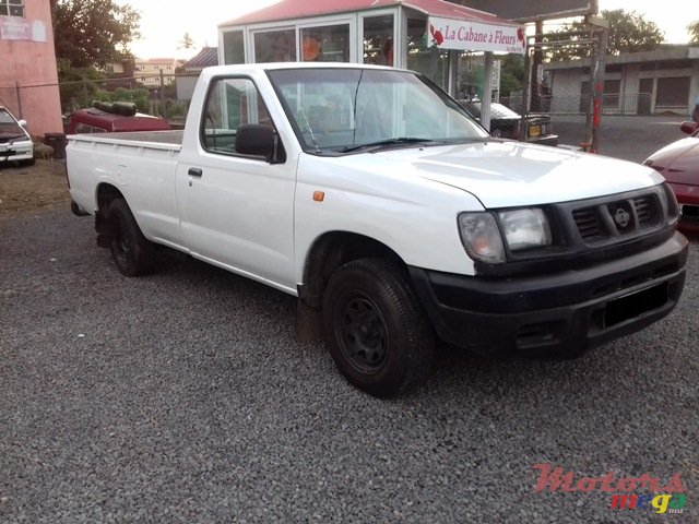 2000' Nissan Single Cab photo #6