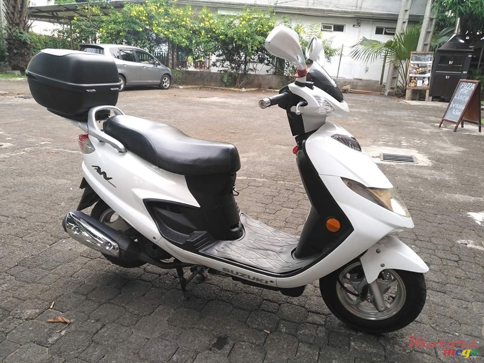 2017' Suzuki AN125 photo #1