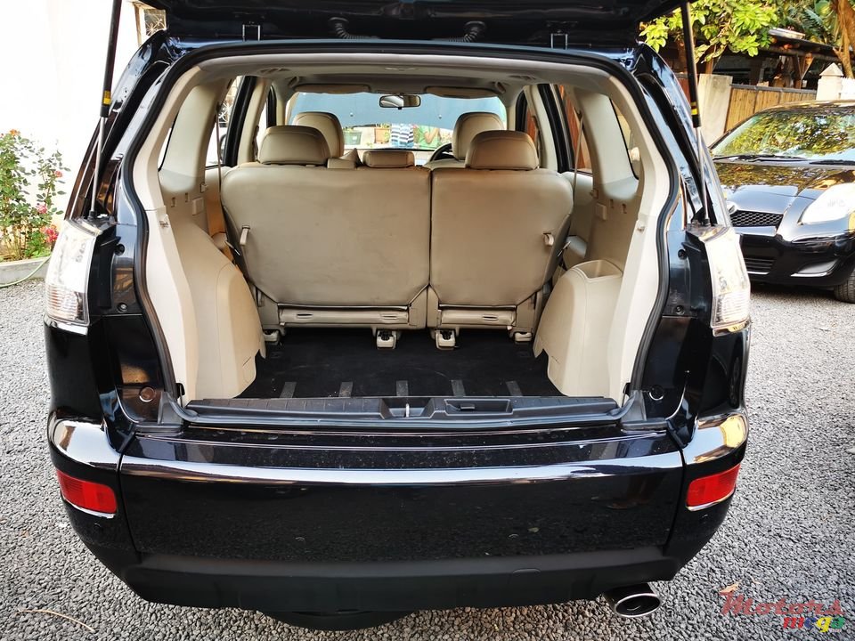 2008' Mitsubishi Outlander photo #7