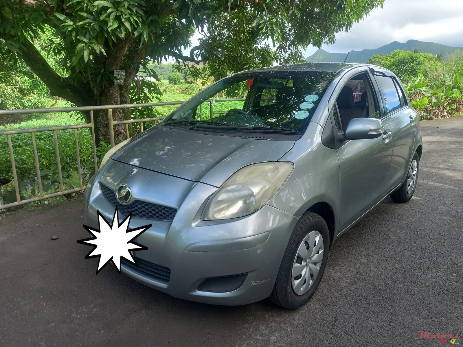 2008' Toyota Vitz photo #4